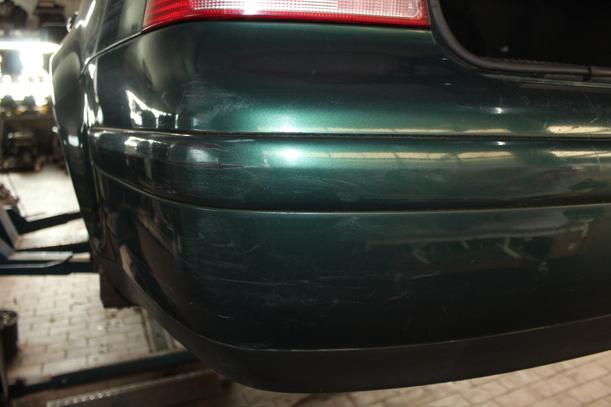 Foto: STOSSFÄNGER / STOßSTANGE HINTEN eines VW Bora 1.9 TDI acenta