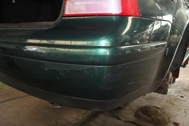 Foto: STOSSFÄNGER / STOßSTANGE HINTEN eines VW Bora 1.9 TDI acenta