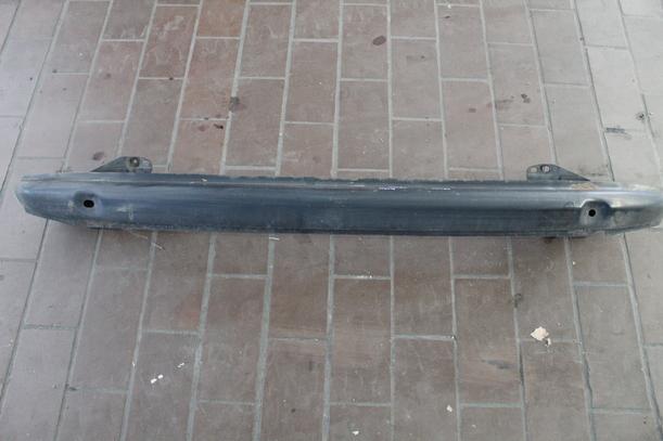 Foto: VERSTÄRKUNG HINTEN eines VW Bora 1.9 TDI acenta