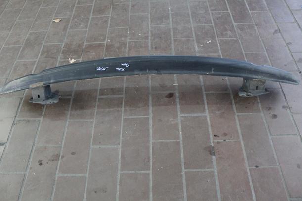 Foto: VERSTÄRKUNG HINTEN eines VW Bora 1.9 TDI acenta