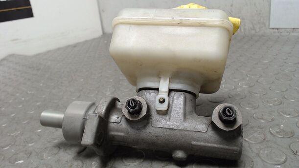 Foto: HAUPTBREMSZYLINDER eines VW Bora 1.9 TDI acenta