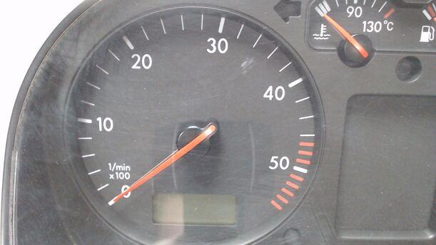 Foto: TACHOEINHEIT / KOMBIINSTRUMENT eines VW Bora 1.9 TDI acenta