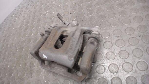 Foto: BREMSSATTEL MIT HALTER HINTEN RECHTS eines Mercedes-Benz A 150 acenta