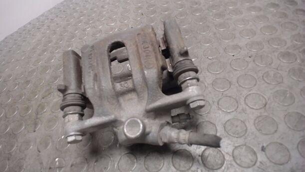 Foto: BREMSSATTEL MIT HALTER HINTEN RECHTS eines Mercedes-Benz A 150 acenta