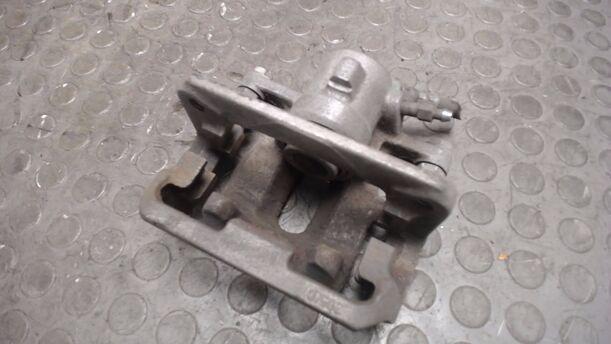Foto: BREMSSATTEL MIT HALTER HINTEN RECHTS eines Mercedes-Benz A 150 acenta
