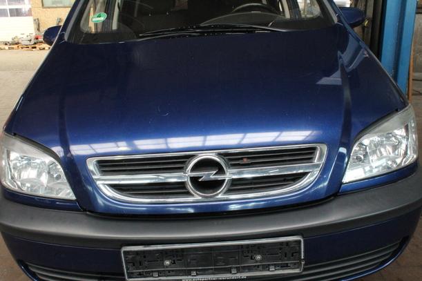 Foto: MOTORHAUBE (OHNE GRILL) eines Opel Zafira 1.8 acenta
