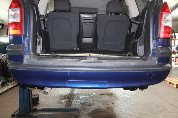 Foto: STOSSFÄNGER / STOSSSTANGE HINTEN eines Opel Zafira 1.8 acenta