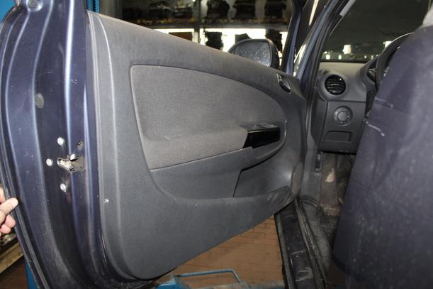 Foto: TÜR VORN LINKS (2/3-TÜRER) eines Opel Corsa 1.2 16V acenta