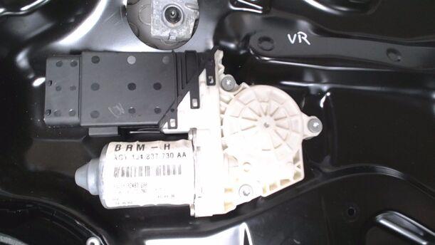 Foto: FENSTERHEBER ELEKTRISCH VORN RECHTS ( 4/5 TÜRER ) eines VW Bora 1.9 TDI acenta