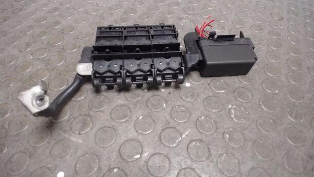 Foto: SICHERUNGSKASTEN BATTERIE eines VW Polo 1.2 acenta