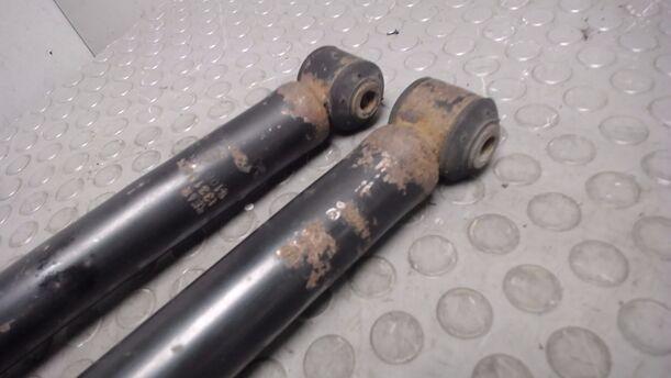 Foto: STOSSDÄMPFERPAAR HINTEN eines Opel Corsa 1.2 16V