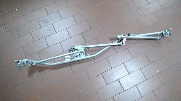Foto: SCHEIBENWISCHERGESTÄNGE VORN eines Opel Zafira 1.8