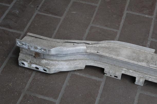 Foto: VERSTÄRKUNG HINTEN ( TWINTOP ) eines Opel Astra Twin Top 1.8