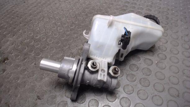 Foto: HAUPTBREMSZYLINDER eines Opel Corsa 1.2 16V