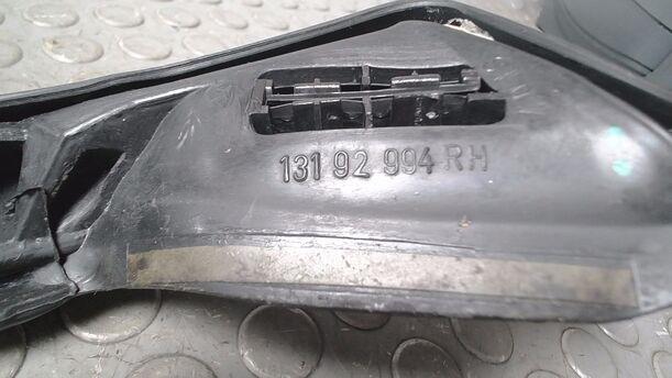 Foto: FENSTERDICHTUNG/ SCHACHTLEISTE HINTEN RECHTS ( TWINTOP ) eines Opel Astra Twin Top 1.8