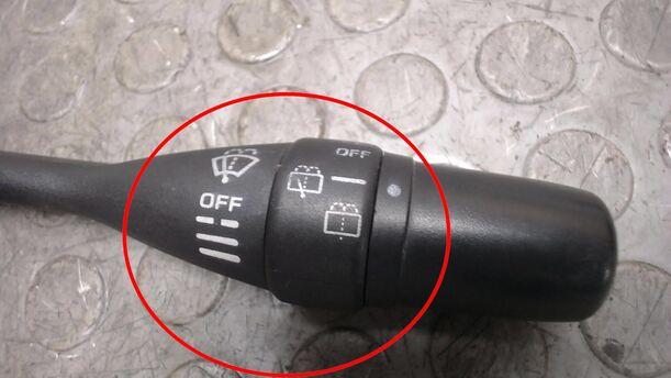 Foto: SCHEIBENWISCHERSCHALTER eines Nissan Micra