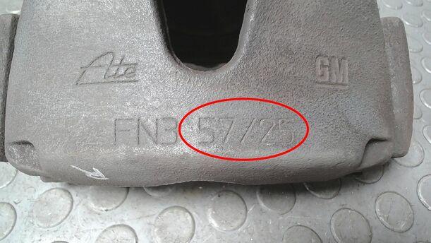Foto: BREMSSATTEL VORN RECHTS ( ATE ) eines Opel Astra Twin Top 1.8