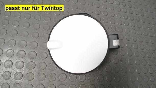 Foto: TANKKLAPPE/ TANKDECKEL ( TWINTOP ) eines Opel Astra Twin Top 1.8