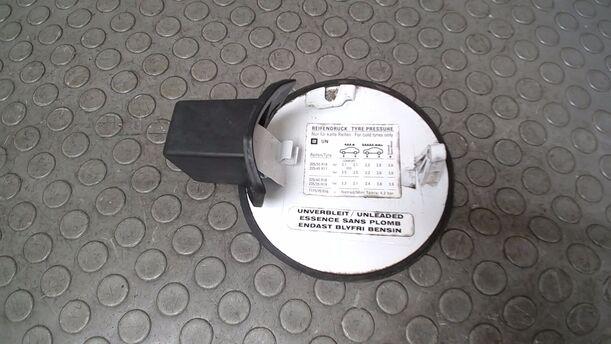 Foto: TANKKLAPPE/ TANKDECKEL ( TWINTOP ) eines Opel Astra Twin Top 1.8