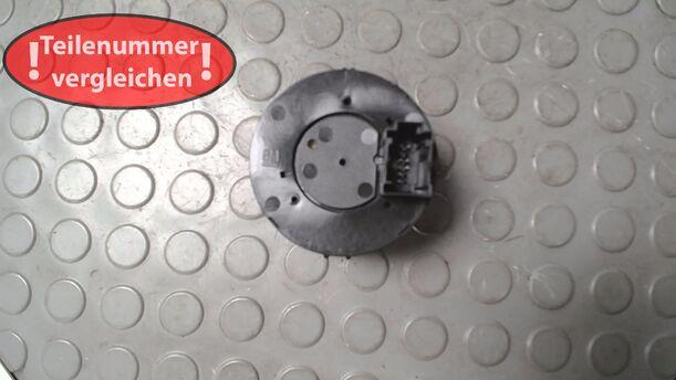Foto: LICHTSCHALTER( FÜR NEBELSCHEINWERFER ) eines Opel Corsa 1.2 16V