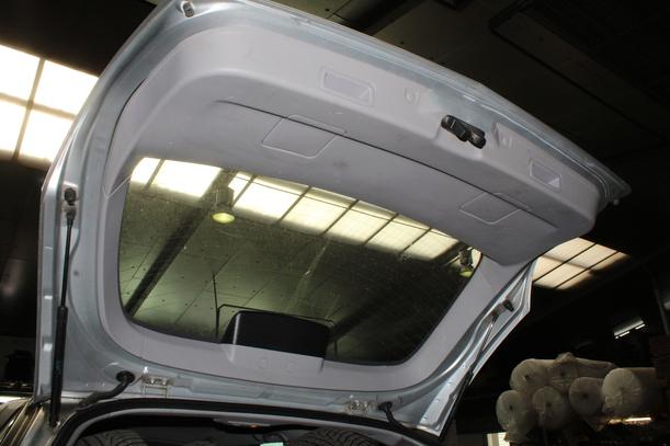 Foto: HECKKLAPPE / HECKDECKEL ( RÜCKFAHRKAMERA ) eines Nissan Primera Traveller 1.8