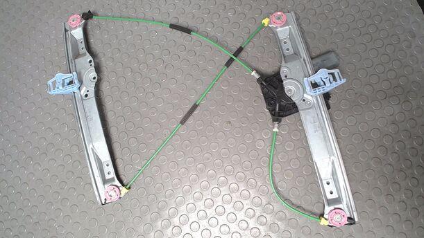 Foto: FENSTERHEBER ELEKTRISCH RECHTS ( 2/3 TÜRER ) eines Opel Corsa 1.2 16V