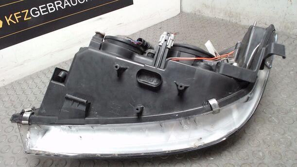 Foto: SCHEINWERFER RECHTS eines Nissan Primera Traveller 1.8