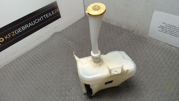 Foto: SCHEIBENWASCHBEHÄLTER ( SCHEIBENREINIGUNGSANLAGE ) eines Nissan Primera Traveller 1.8