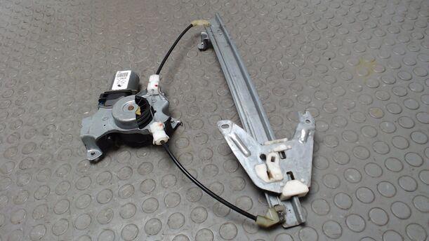 Foto: FENSTERHEBER HINTEN LINKS ELEKTRISCH ( KOMBI / TRAVELLER ) eines Nissan Primera Traveller 1.8