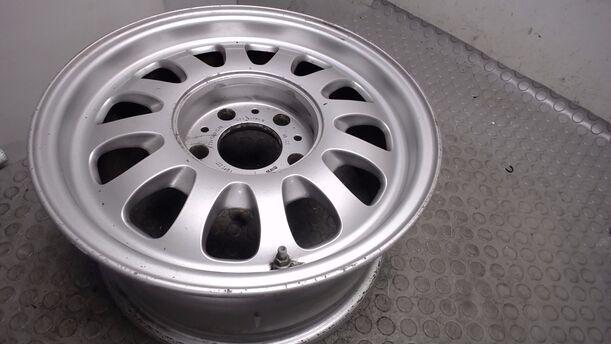 Foto: ALUFELGE 7X15 ET20 eines BMW 520i touring