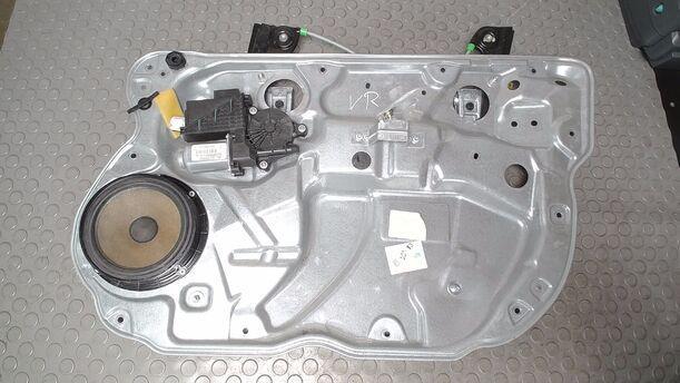 Foto: FENSTERHEBER ELEKTRISCH VORN RECHTS ( FACELIFT 4/5 TÜRER ) eines VW Polo 1.9 TDI