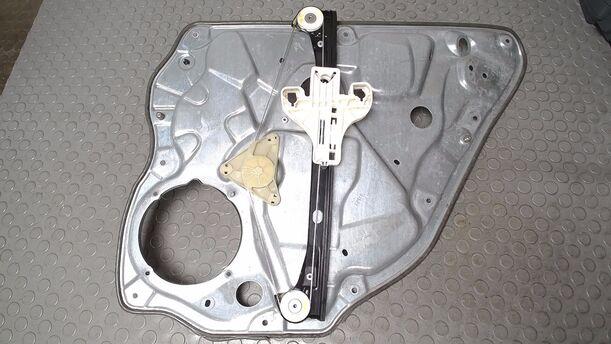 Foto: FENSTERHEBER ELEKTRISCH HINTEN LINKS ( FACELIFT ) eines VW Polo 1.9 TDI S