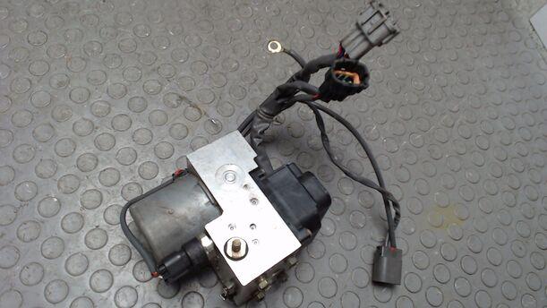Foto: HAUPTBREMSAGGREGAT ABS eines Nissan Primera Traveller 1.8