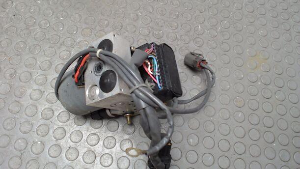Foto: HAUPTBREMSAGGREGAT ABS eines Nissan Primera Traveller 1.8