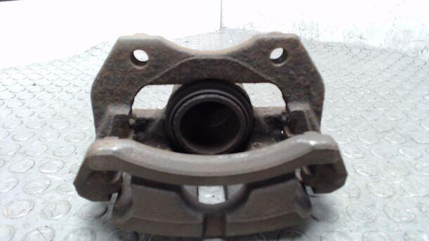Foto: BREMSSATTEL VORN RECHTS eines Nissan Primera Traveller 1.8