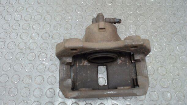 Foto: BREMSSATTEL VORN RECHTS eines Nissan Primera Traveller 1.8