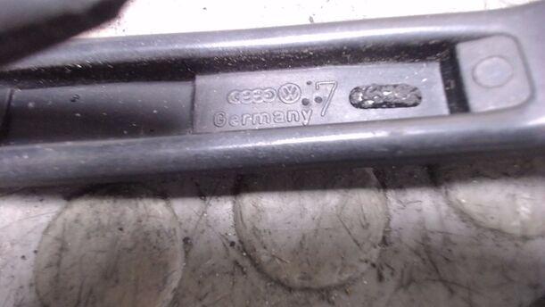 Foto: TÜRAUSSENGRIFF HINTEN RECHTS (ORGINAL) eines Audi 100 2.3 E