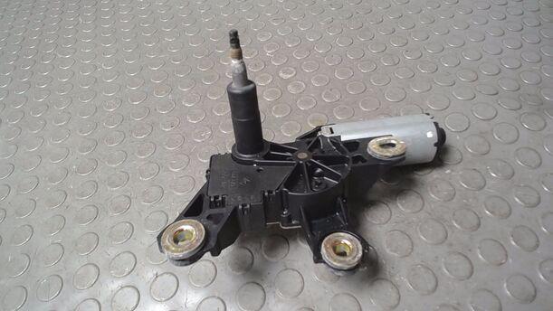 Foto: SCHEIBENWISCHERMOTOR HINTEN eines VW Polo 1.9 TDI