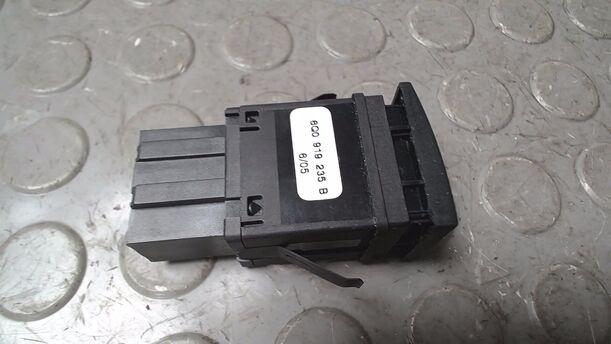 Foto: AIRBAGKONTROLLLEUCHTE eines VW Polo 1.9 TDI
