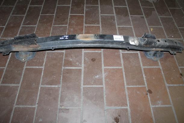 Foto: VERSTÄRKUNG VORN eines BMW 116i
