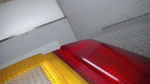 Foto: HECKLEUCHTE / RÜCKLICHT INNEN LINKS eines Audi 100