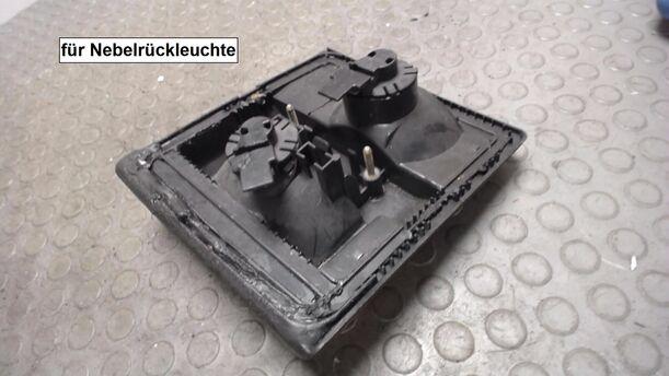 Foto: HECKLEUCHTE / RÜCKLICHT INNEN LINKS eines Audi 100