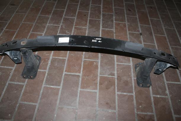 Foto: VERSTÄRKUNG HINTEN eines BMW 116i
