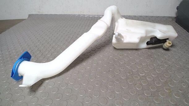 Foto: SCHEIBENWASCHBEHÄLTER eines VW Polo 1.9 TDI