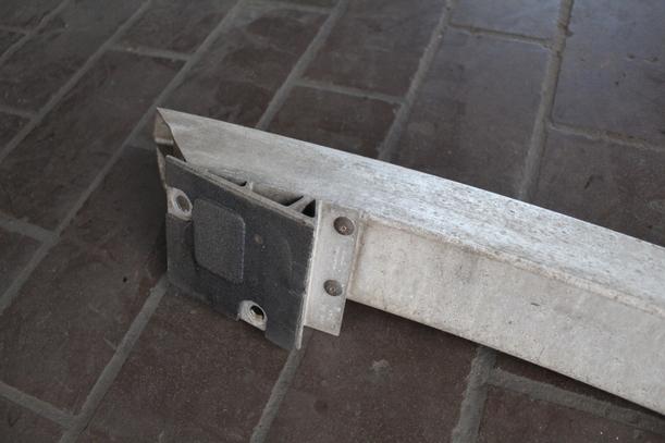 Foto: VERSTÄRKUNG HINTEN ( FACELIFT AB 2000 ) eines Audi A3 1.6