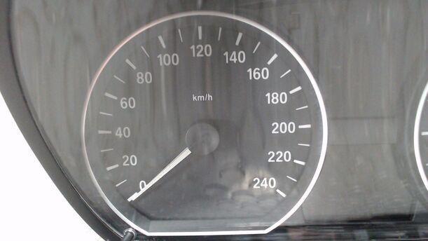Foto: TACHOEINHEIT / KOMBIINSTRUMENT eines BMW 116i