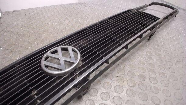 Foto: KÜHLERGRILL (FACELIFT) eines VW PASSAT 1,31