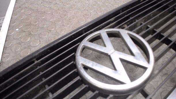 Foto: KÜHLERGRILL (FACELIFT) eines VW PASSAT 1,31