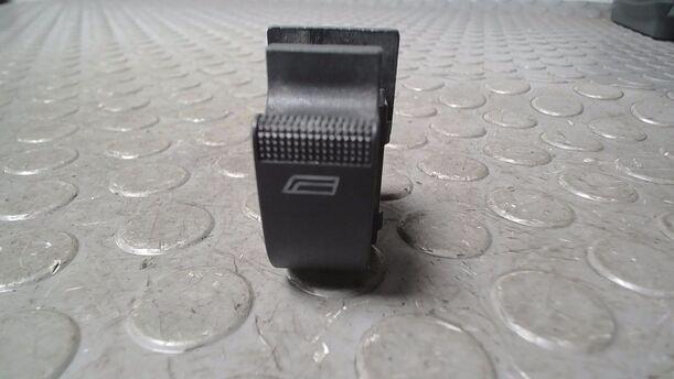 Foto: FENSTERHEBERSCHALTER eines Audi A3 1.6