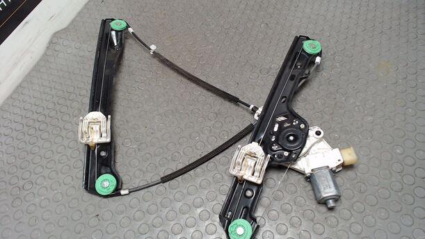 Foto: FENSTERHEBER ELEKTRISCH VORN RECHTS (4/5-TÜRER) eines BMW 116i